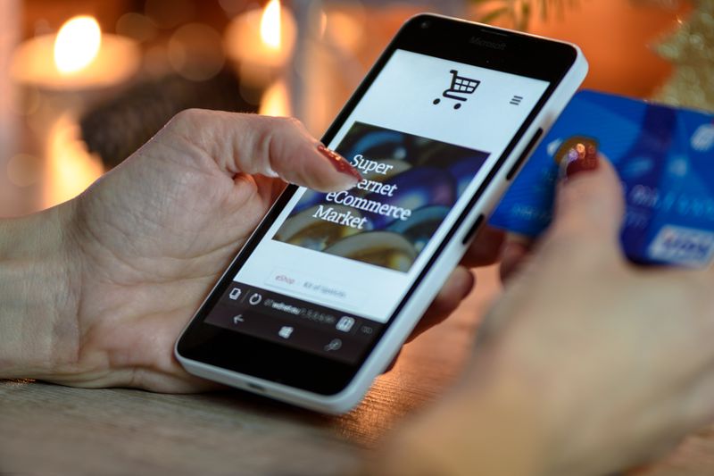 Ecommerce live chat for online stores