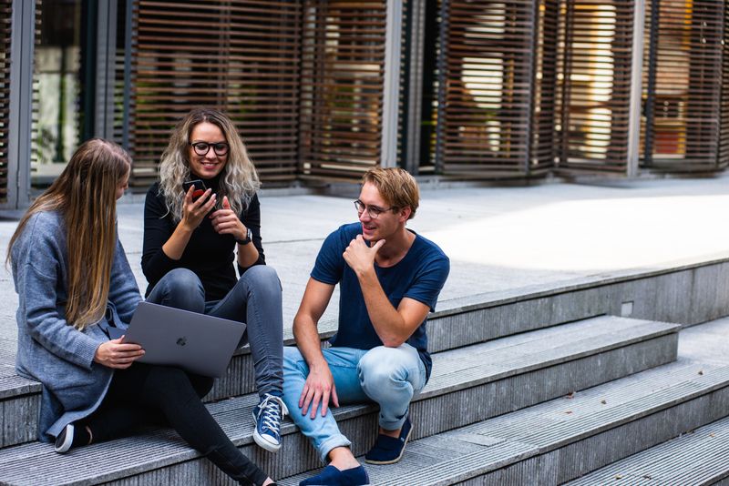 Live chat for universities and higher education